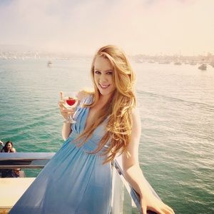 Meet your Posher, Christina